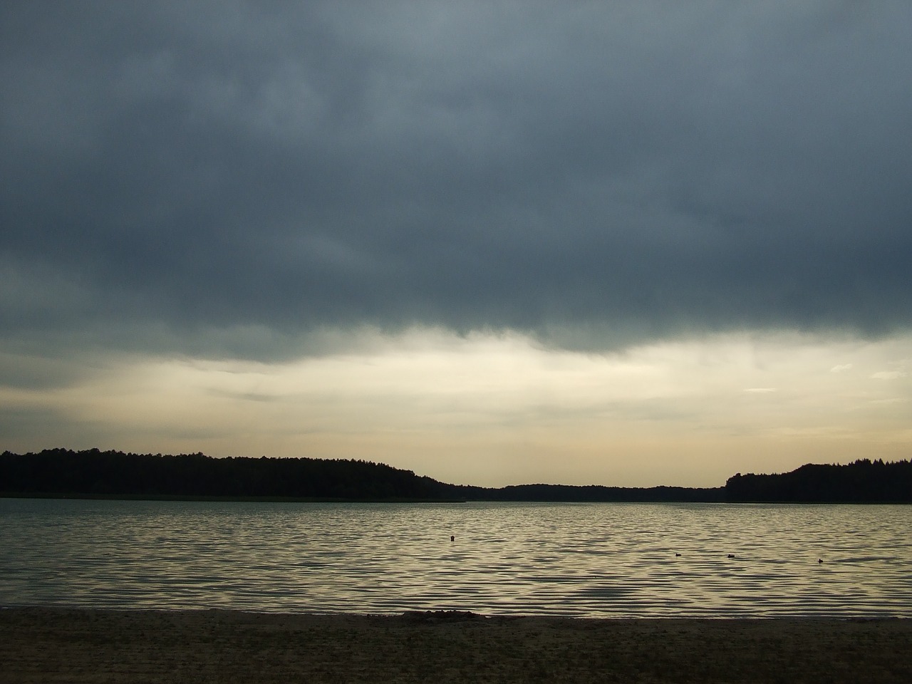 lake rainy mood abendstimmung free photo