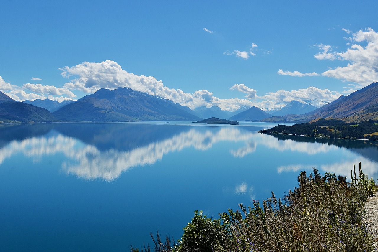 lake the scenery blue sky free photo