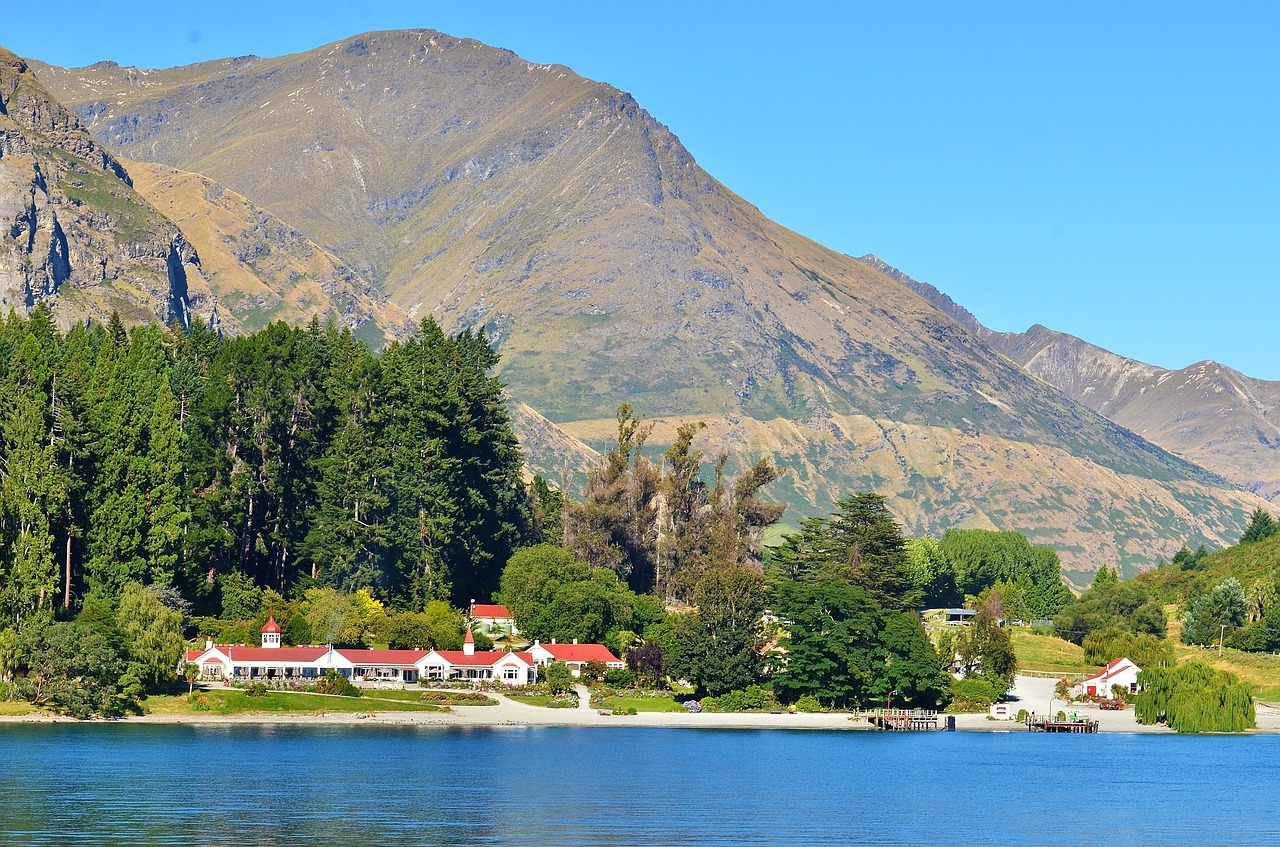 lake the scenery mountain free photo