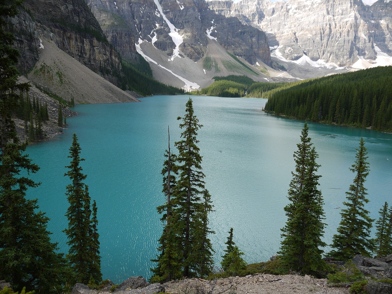 lake moraine canada free photo