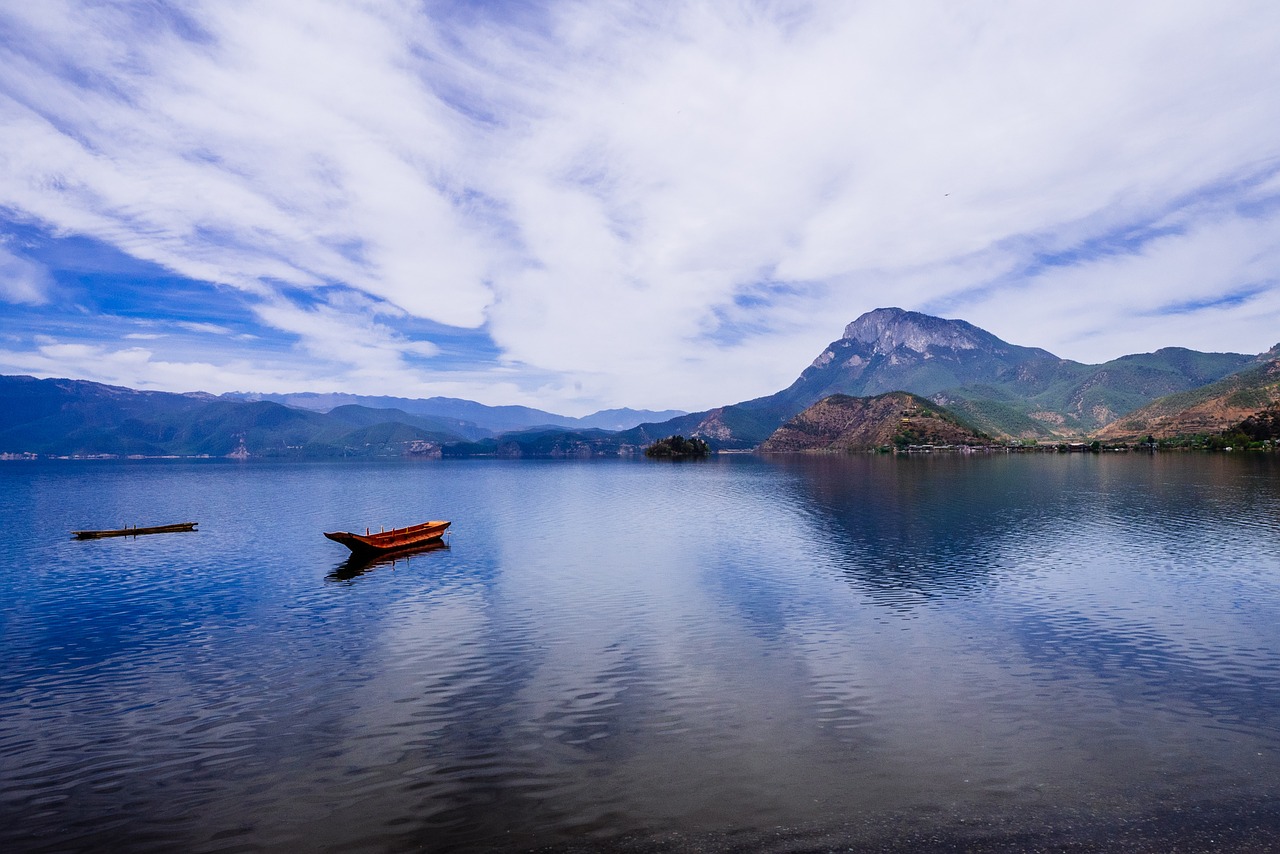 lake water boats free photo