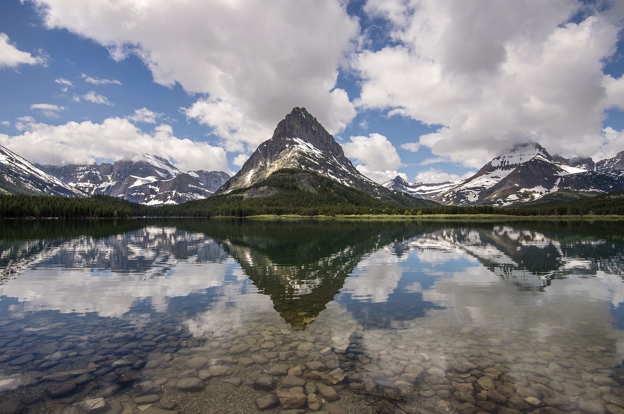 lake mountains calm free photo