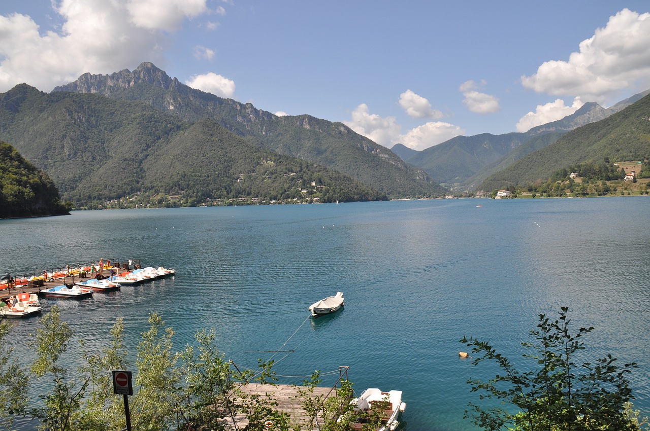 lake trentino sky free photo