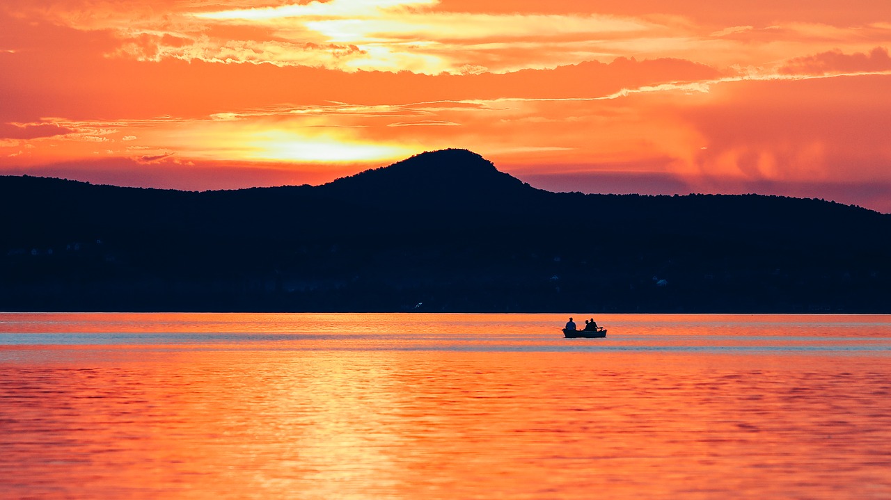 lake balaton  lake  hungary free photo