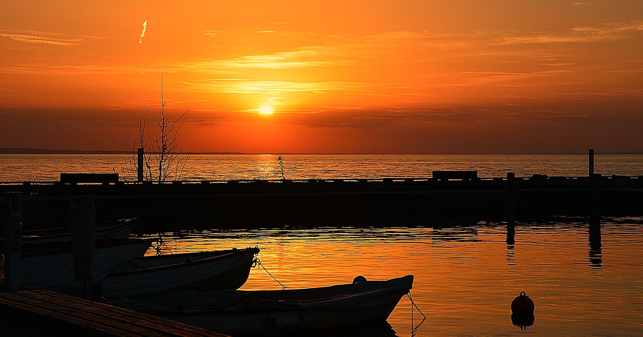 lake balaton dusk port free photo