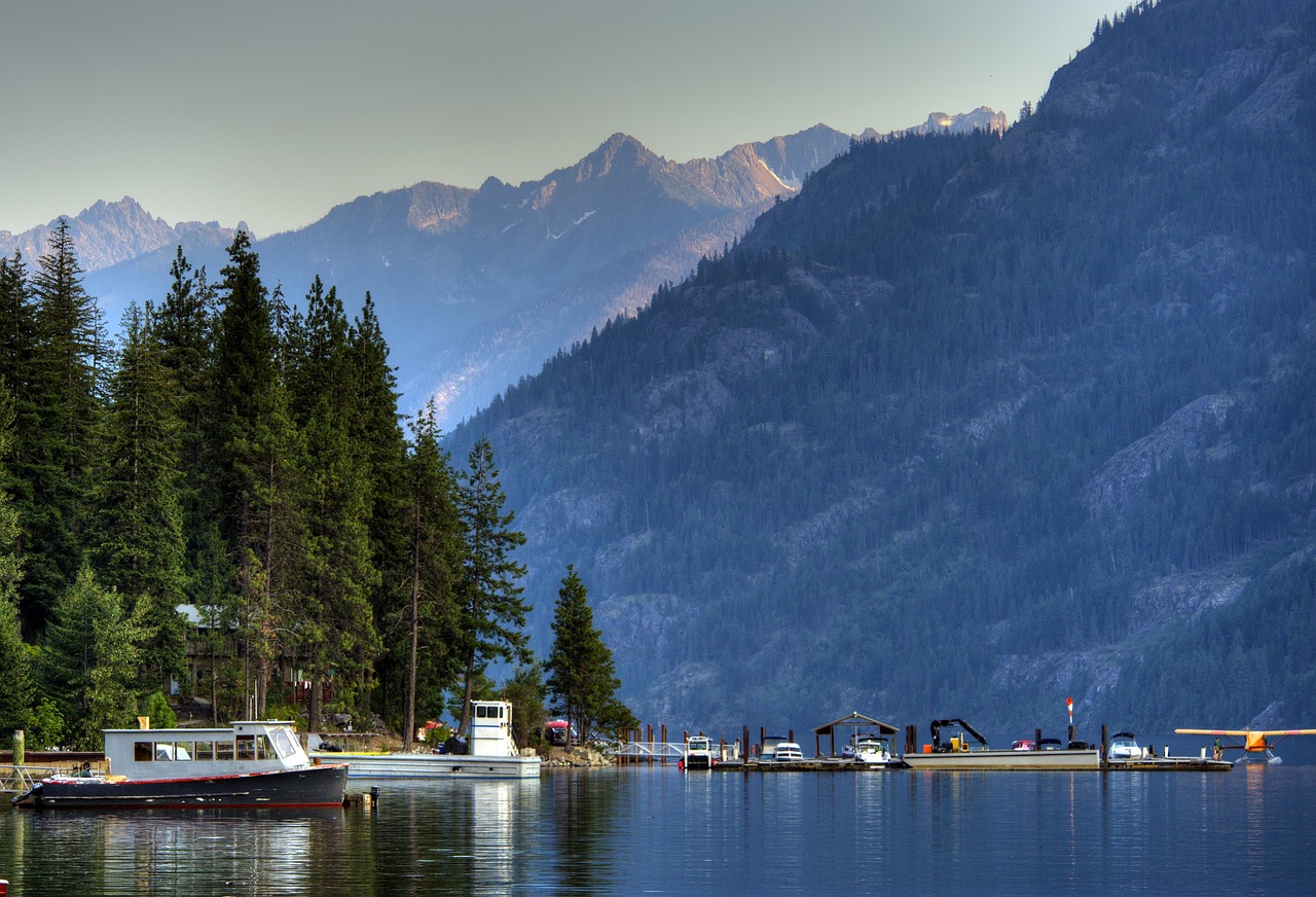 lake chelan cascade mountains stehekin free photo