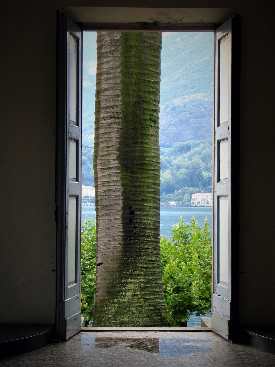 lake como  palma  door free photo