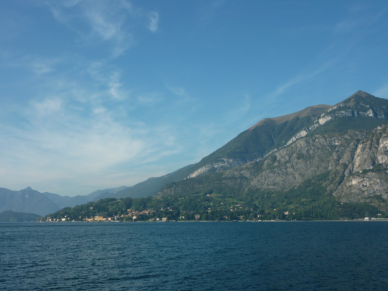 lake como italy mountains free photo