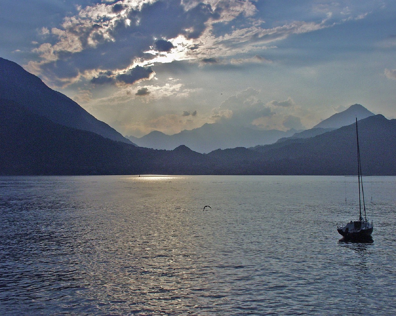 lake como calm mountains free photo