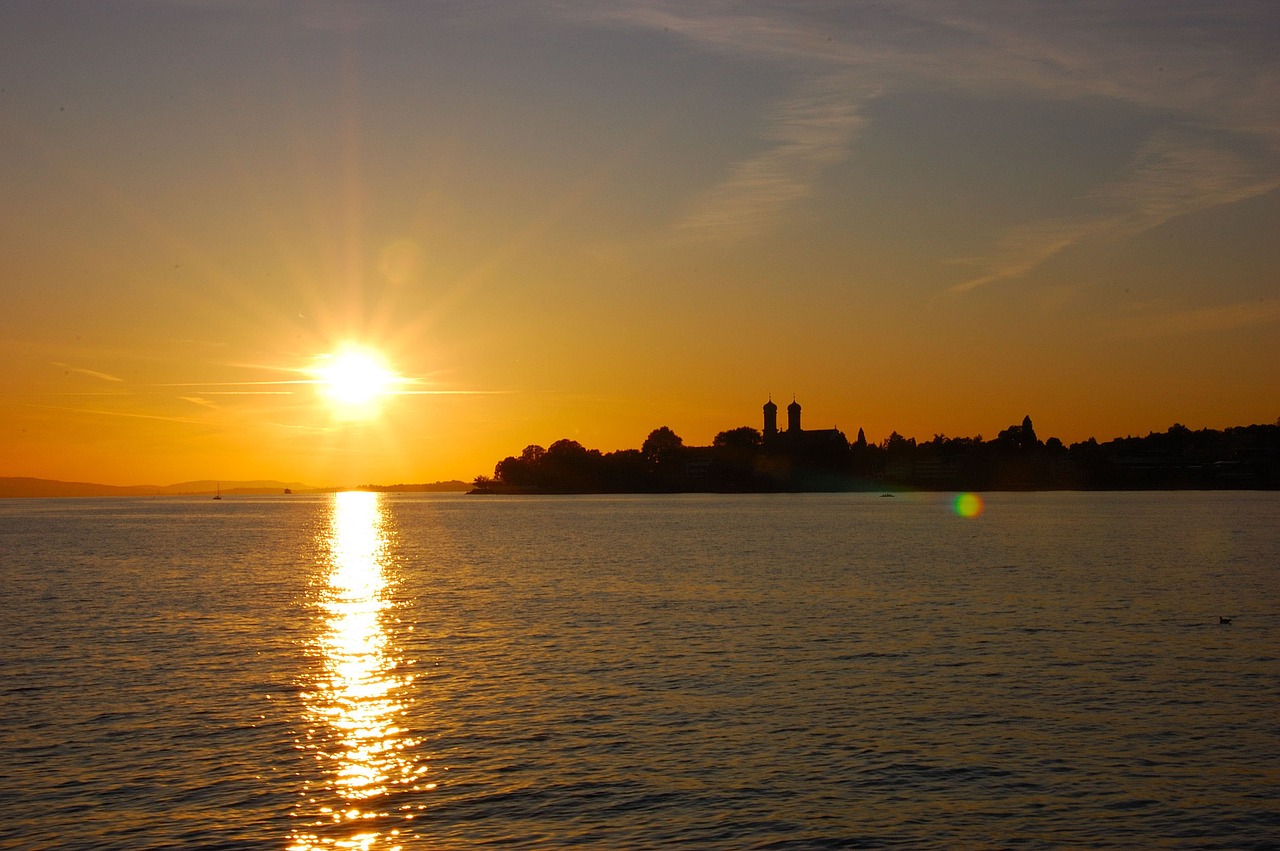 lake constance water dusk free photo