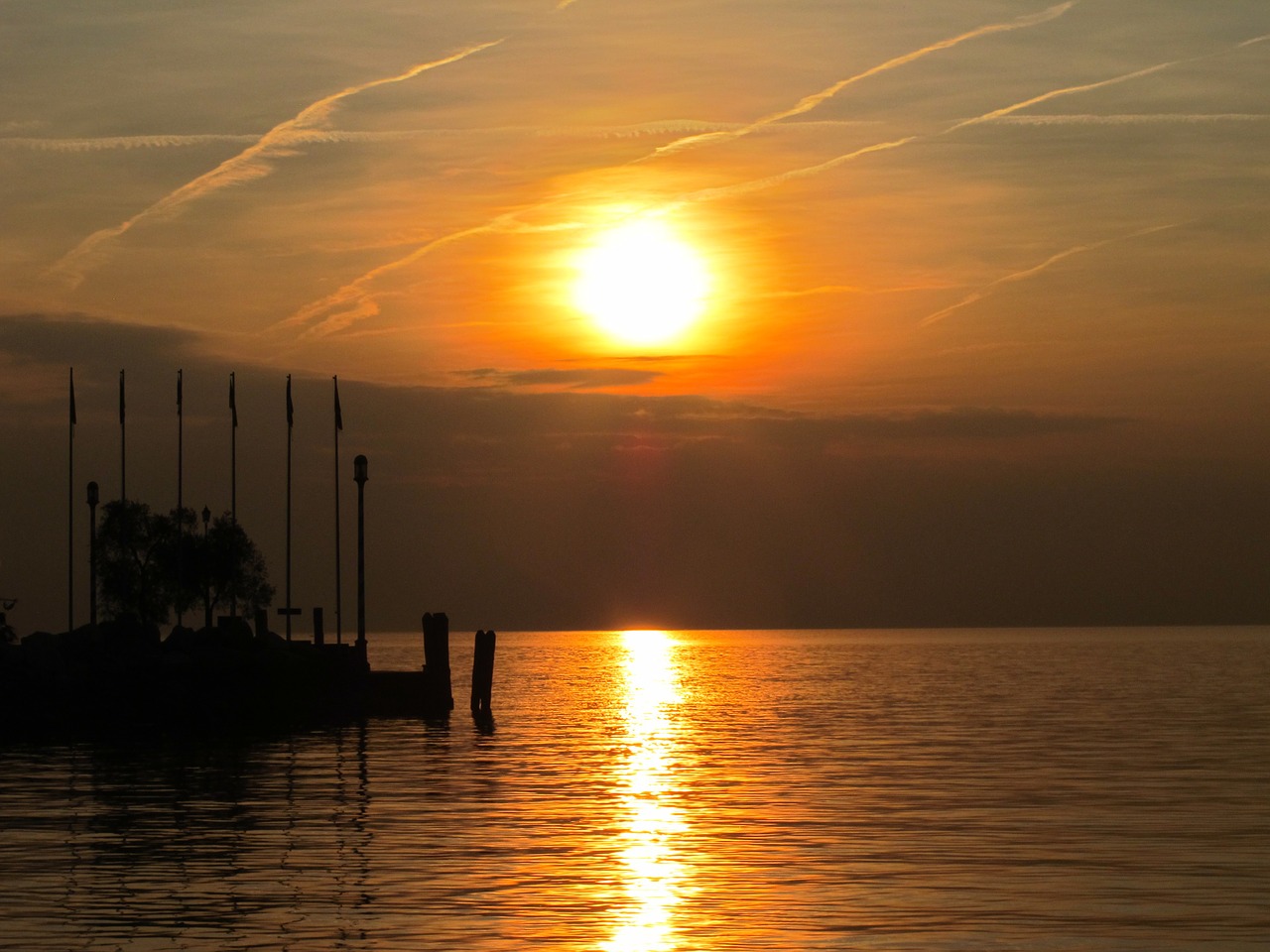 lake garda sunset lake free photo