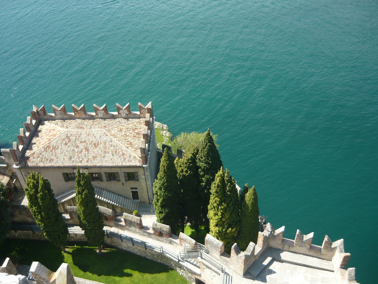 lake garda lake landscape free photo