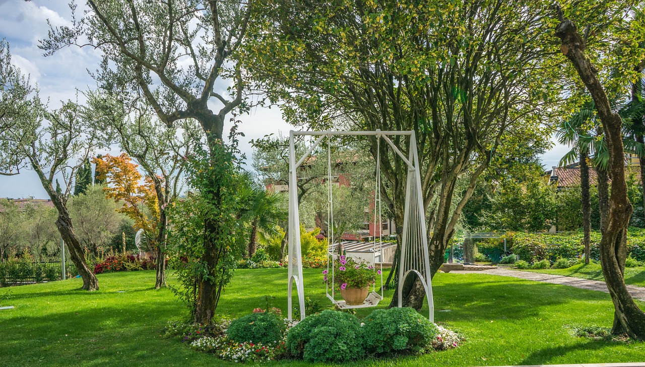 lake garda sirmione garden free photo