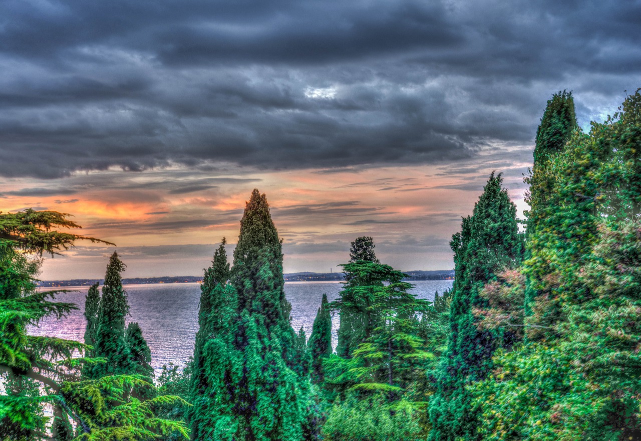 lake garda sirmione italy free photo