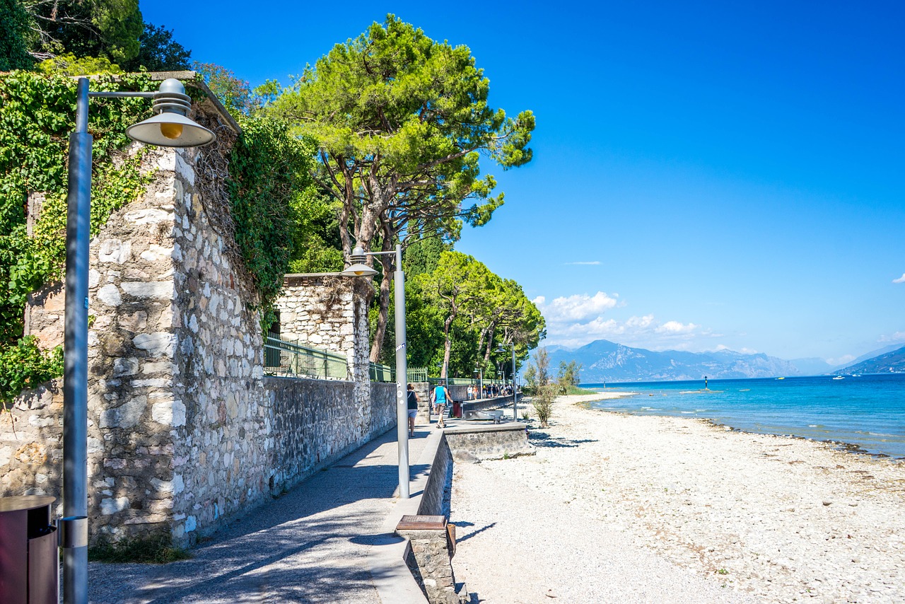 lake garda sirmione beach free photo