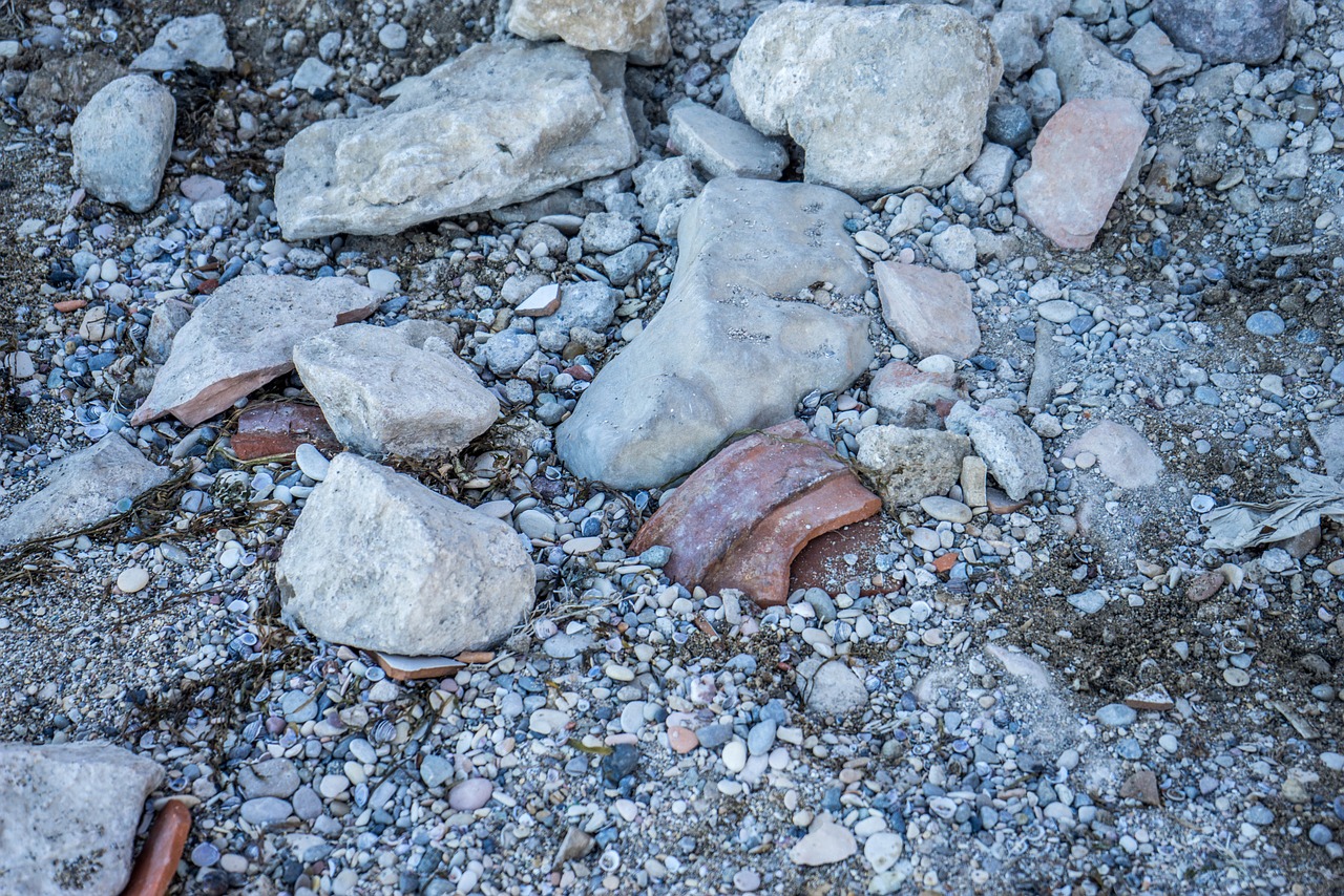 lake garda beach sand free photo