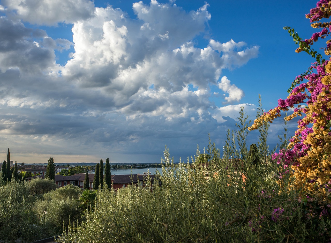 lake garda sirmione italy free photo