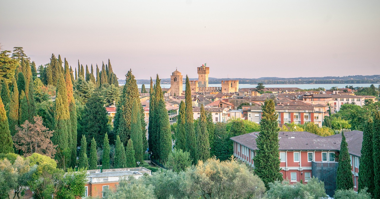 lake garda sirmione italy free photo