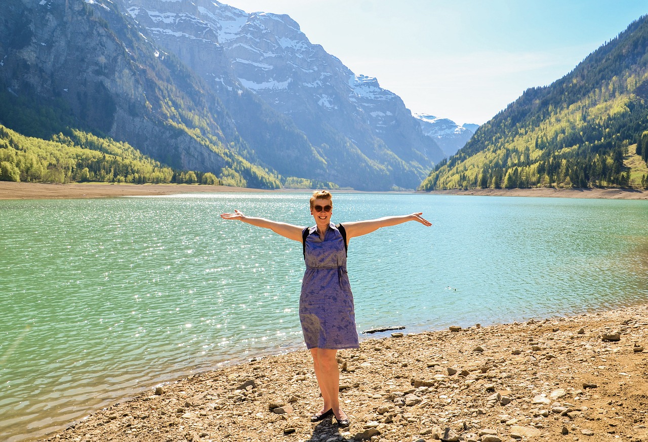 lake klöntal  bergsee  reservoir free photo