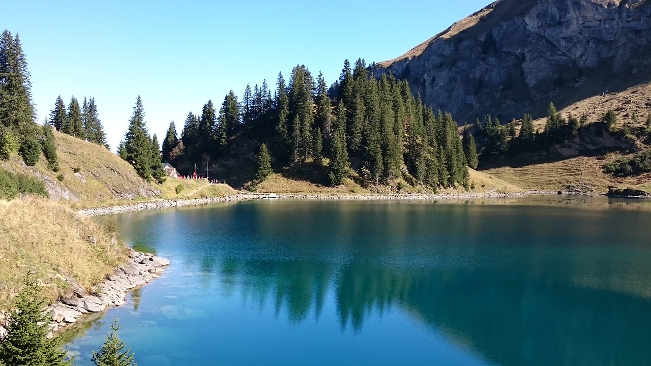 lake lioson  lake  mountain free photo