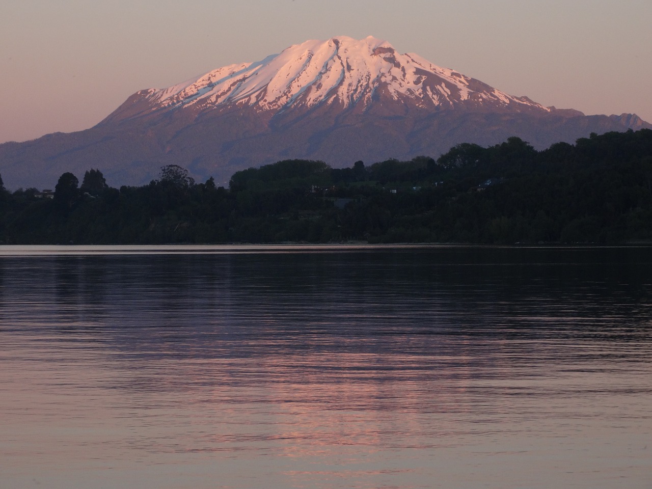 lake llanquihue calbuco volcano landscape free photo