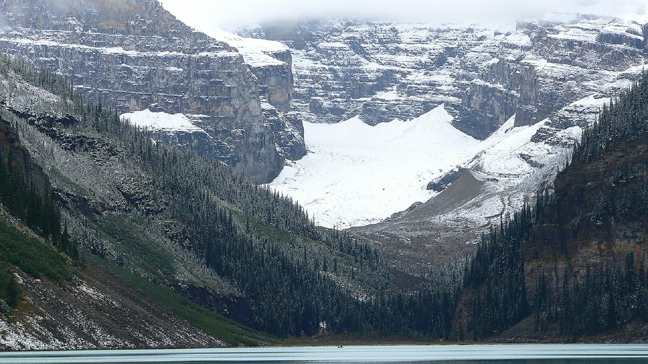 lake louise canada scenic free photo