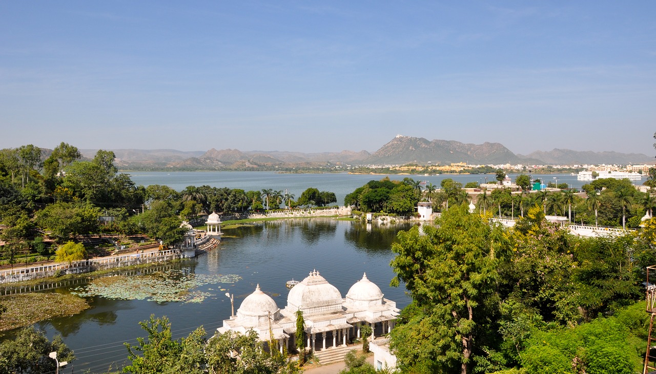 lake pichola lake city udaipur free photo