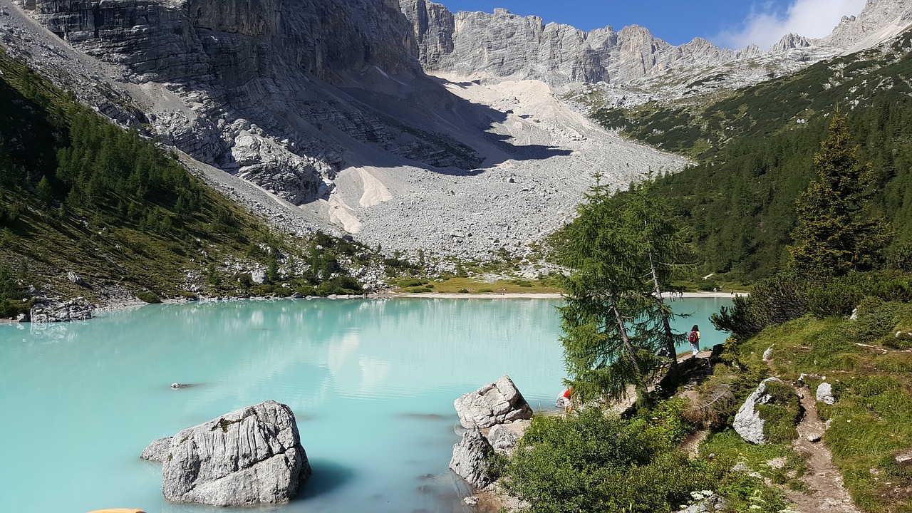 lake sorapis dolomites italian alps free photo