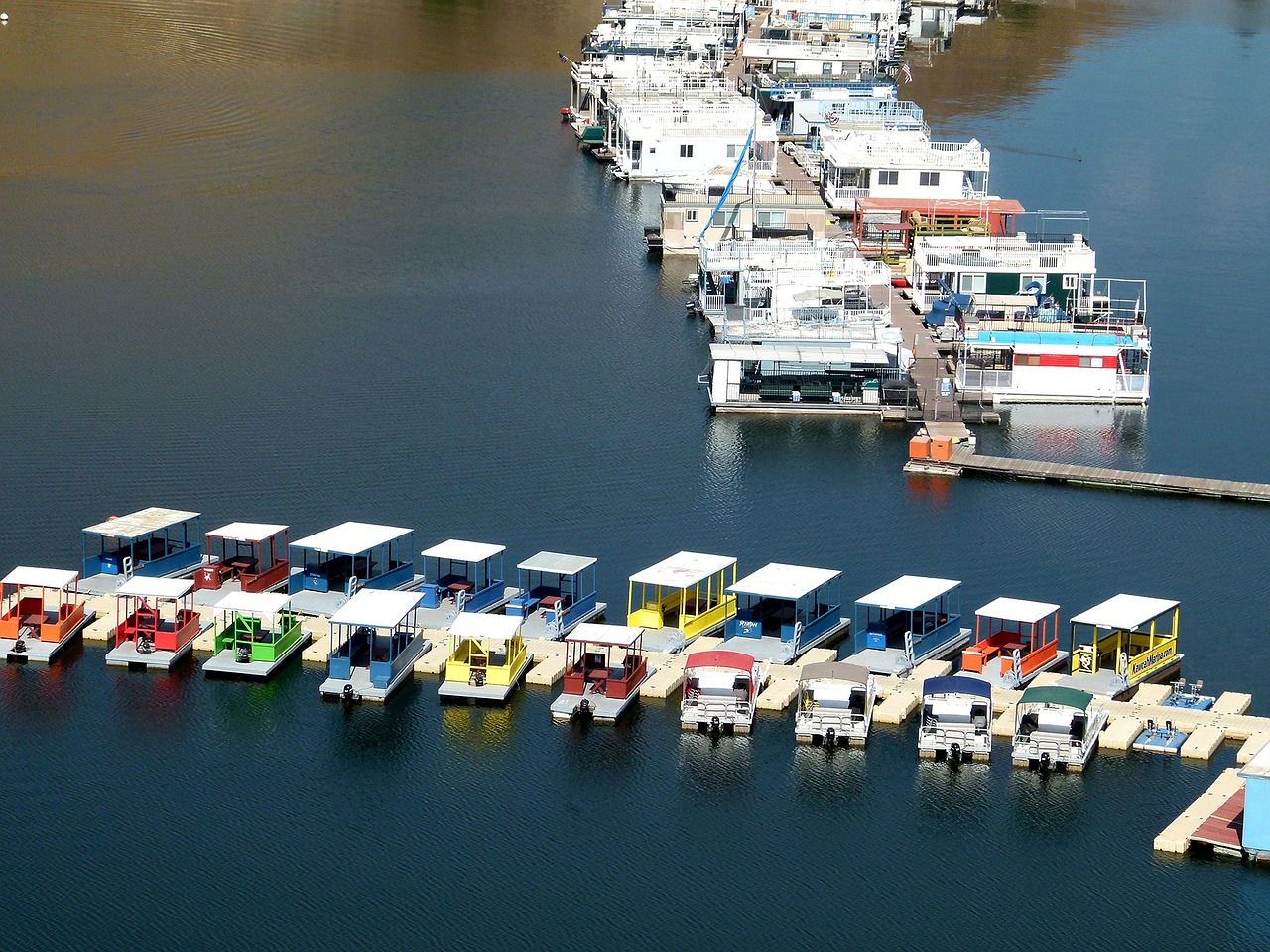 lake success houseboats boats free photo