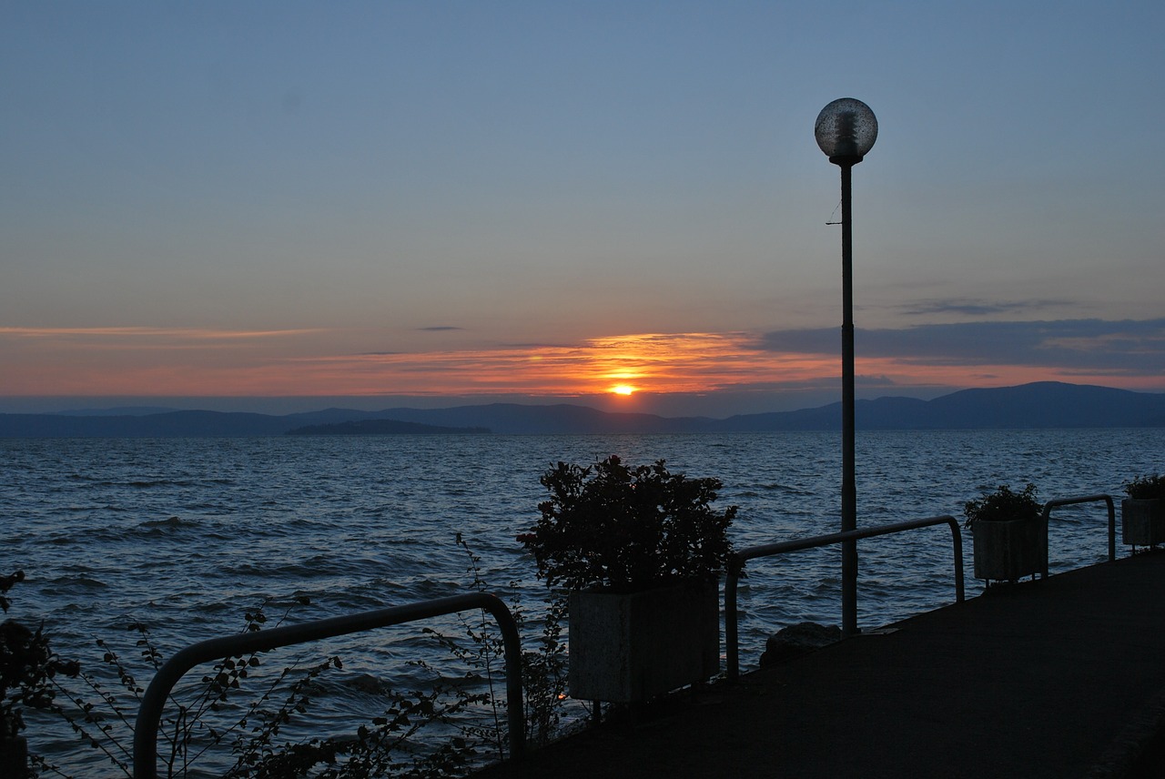 lake trasimeno dawn perugia free photo