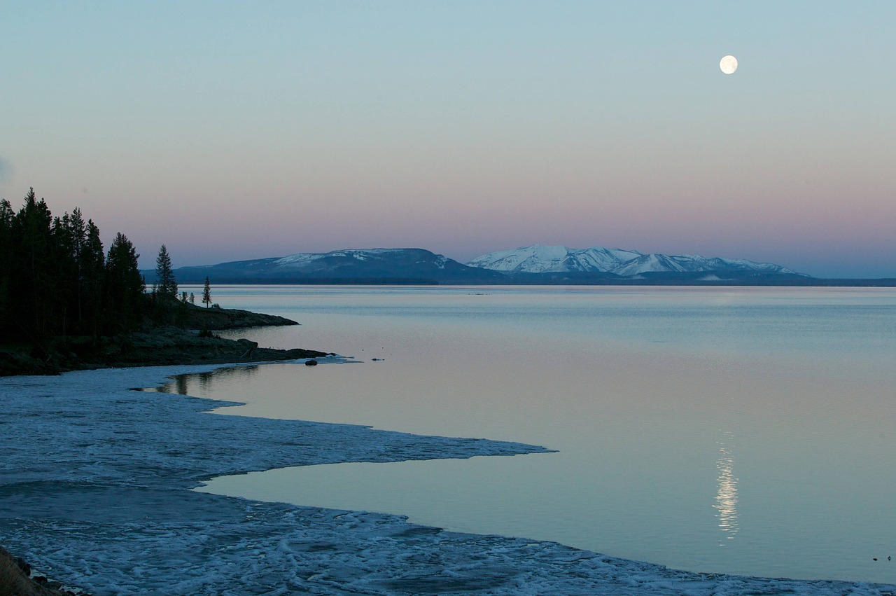 lake yellowstone moon setting night free photo