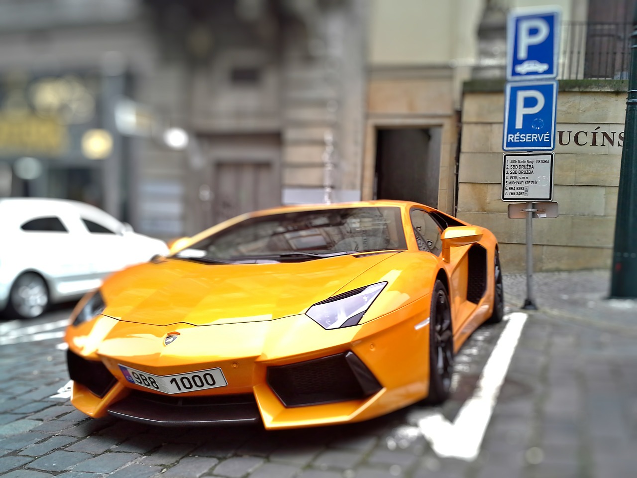 lamborghini brno racing car free photo