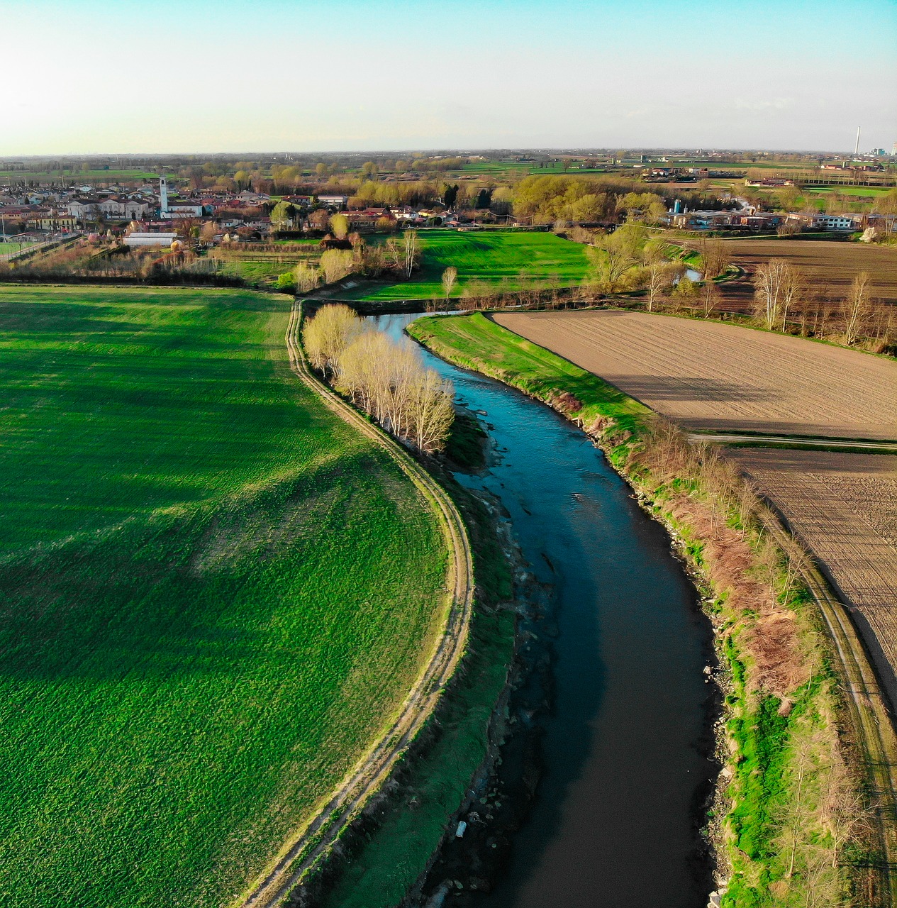 lambro  the river lambro  vidardo free photo