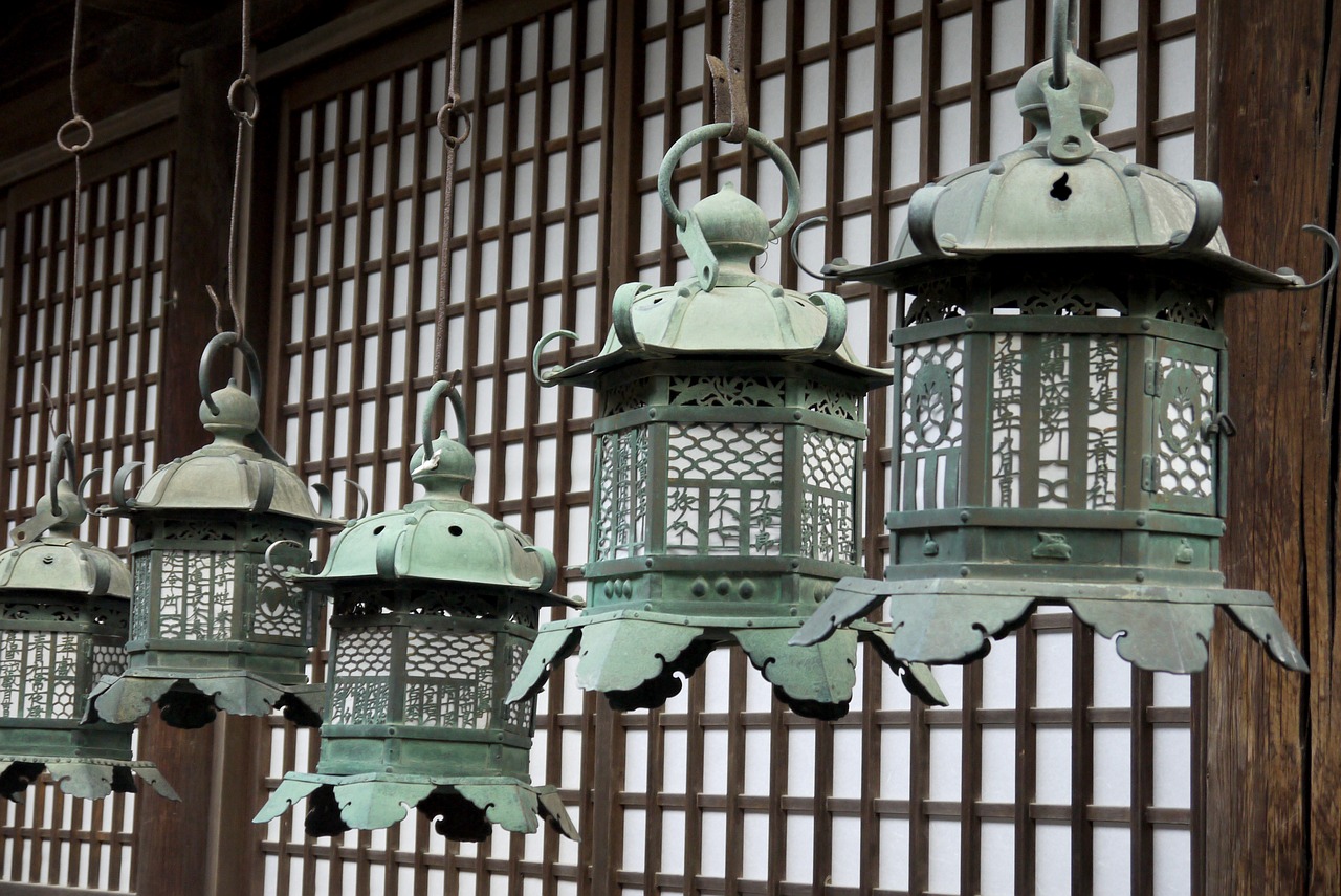 lamp japan temple free photo