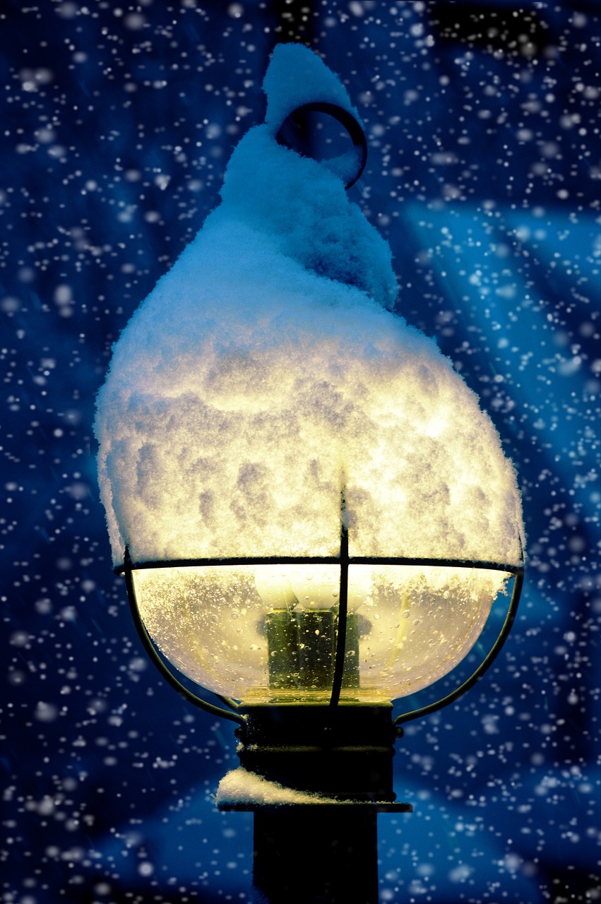 lamp lamppost snow free photo