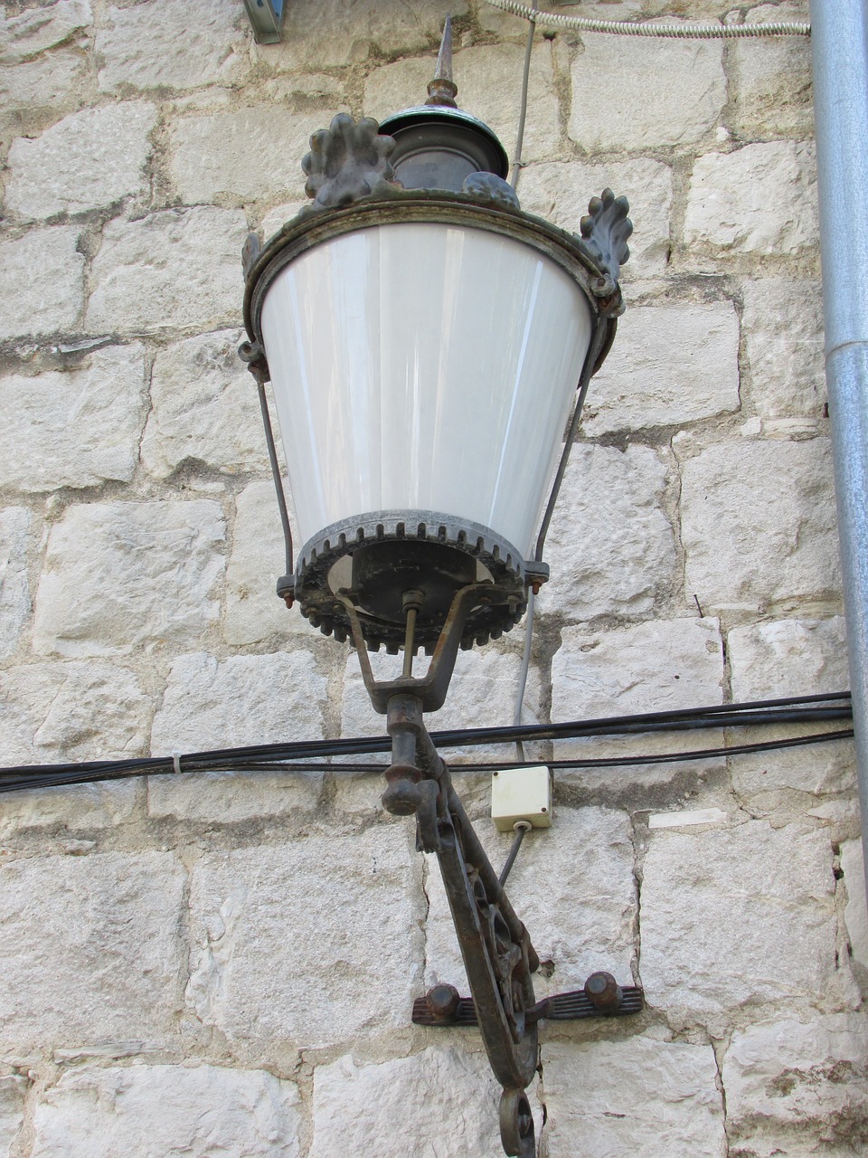 lamp  lantern  architecture free photo