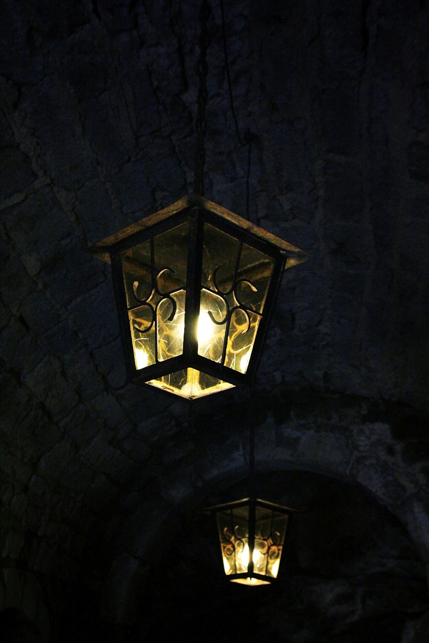 lamp light castle free photo