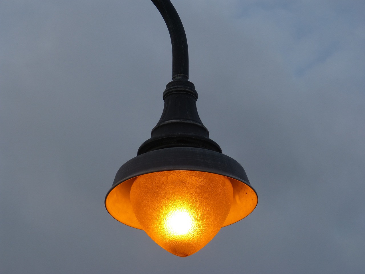 lamppost lighting streetlamp free photo