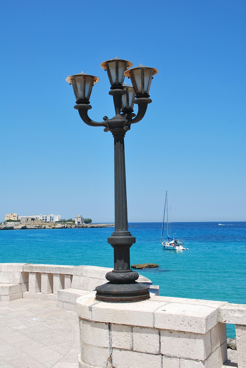 lamppost otranto sea free photo