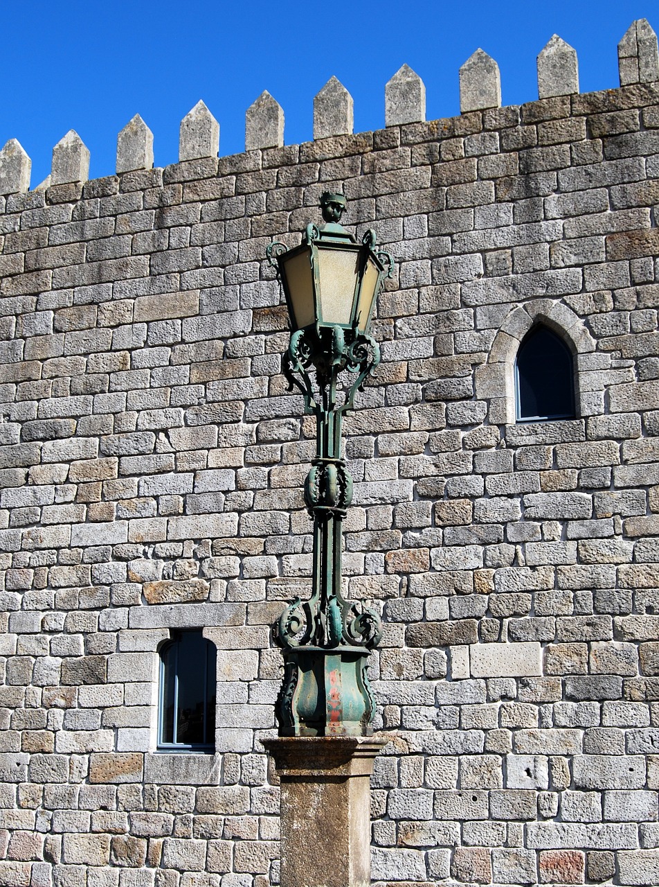lamppost wall torre free photo