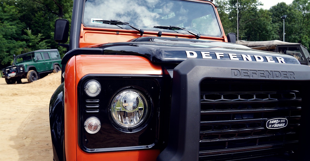 land rover defender field free photo
