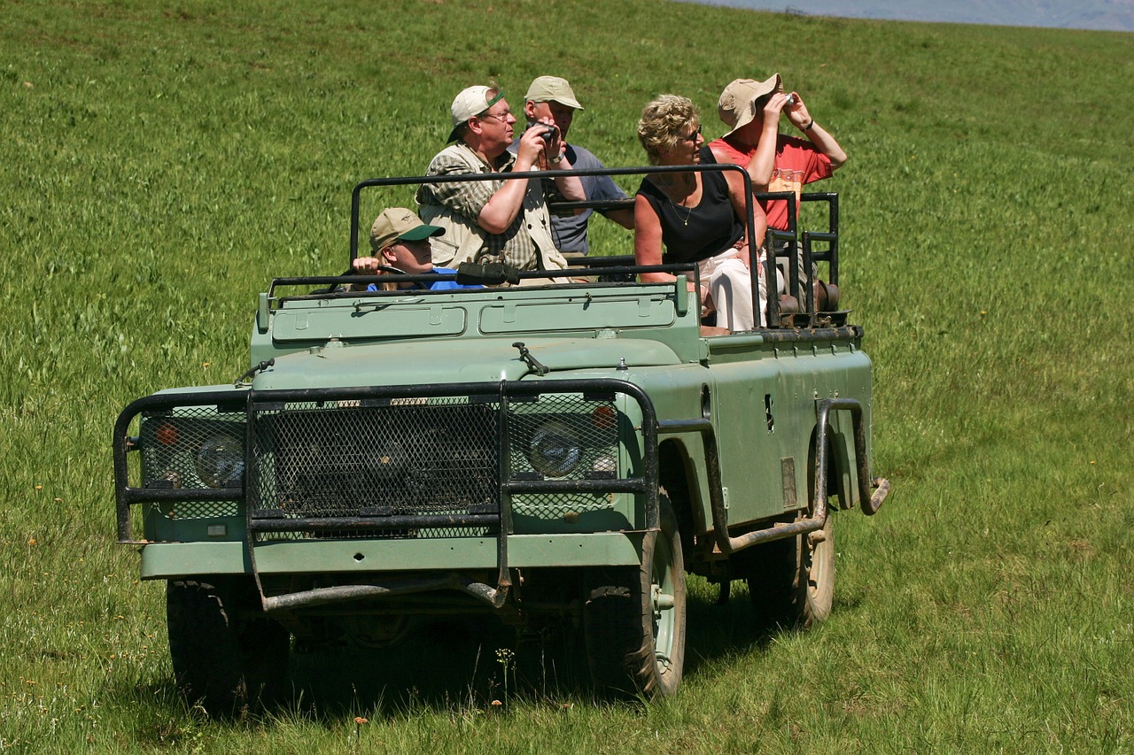 land rover jeep safari free photo