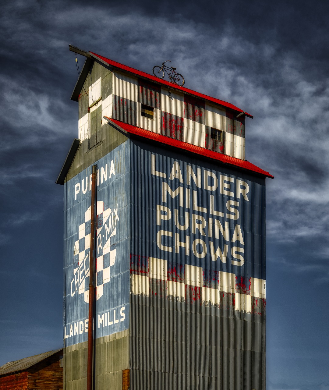 landers mills  purina chows  sky free photo