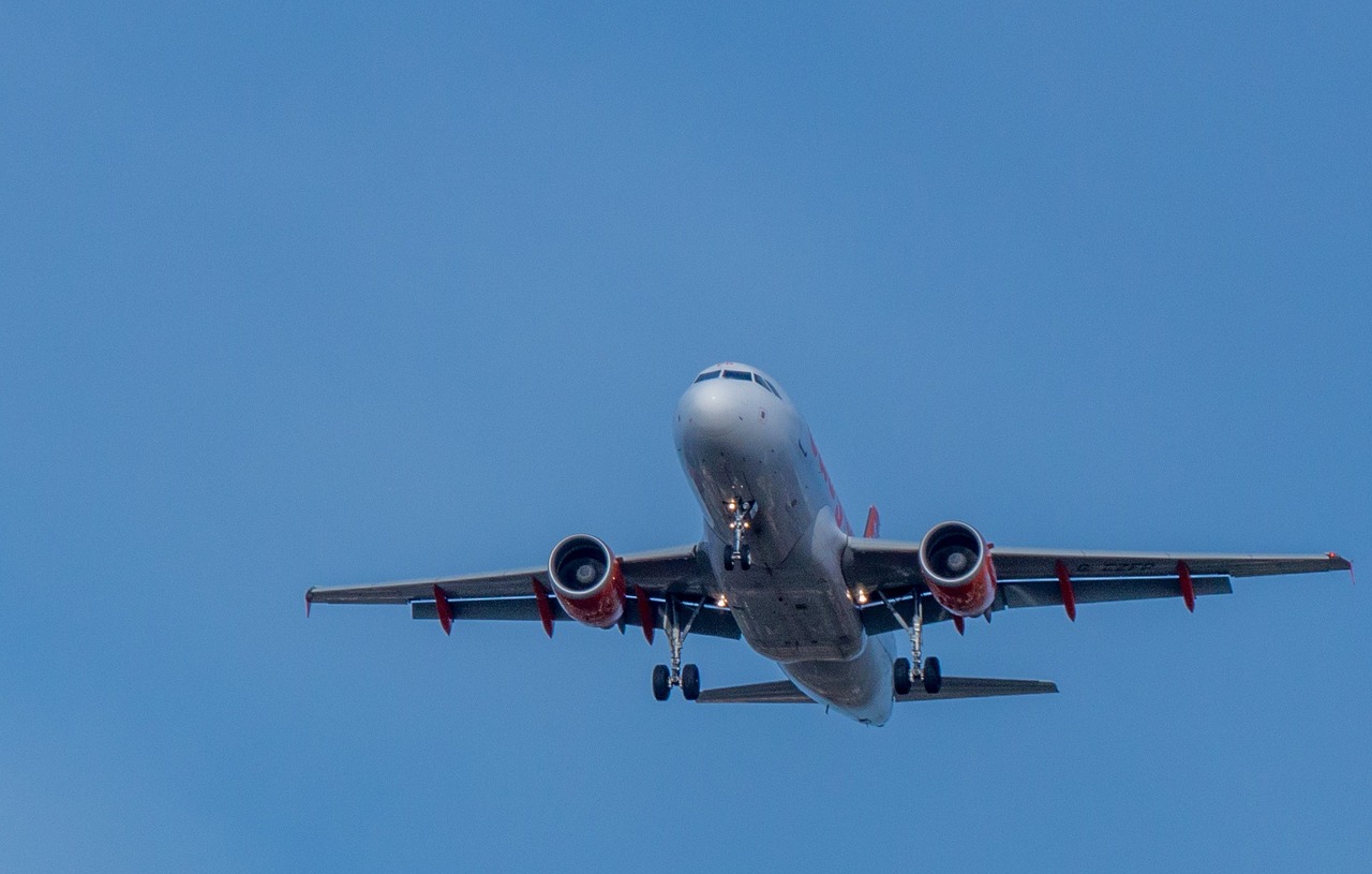 landing land aircraft free photo