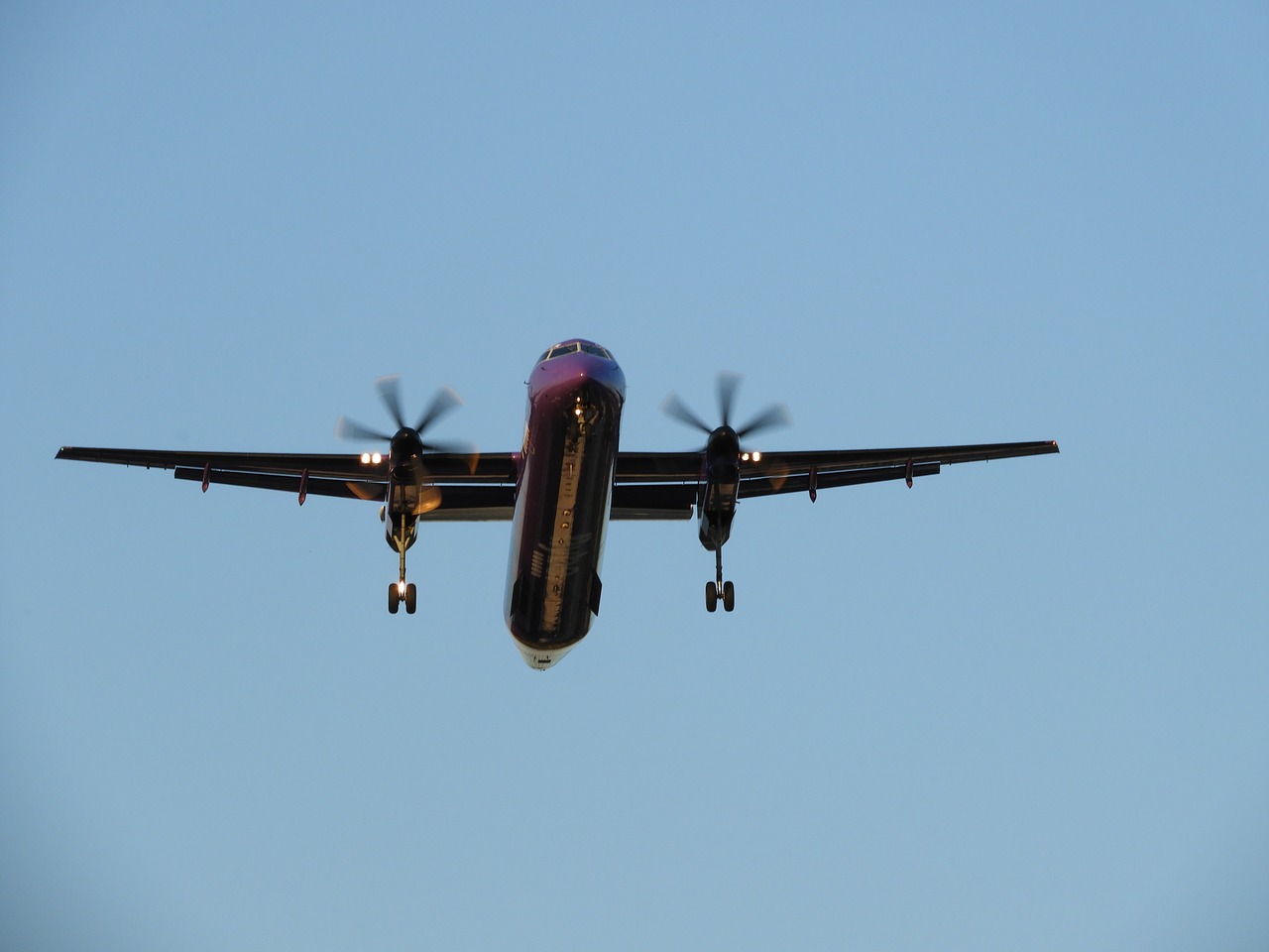 landing aircraft machine free photo