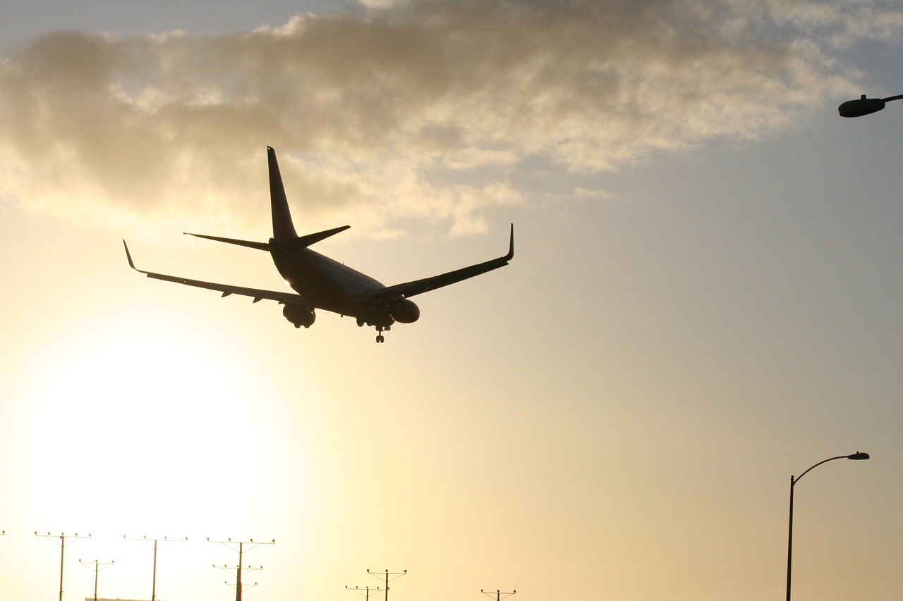 landing sunset lax free photo