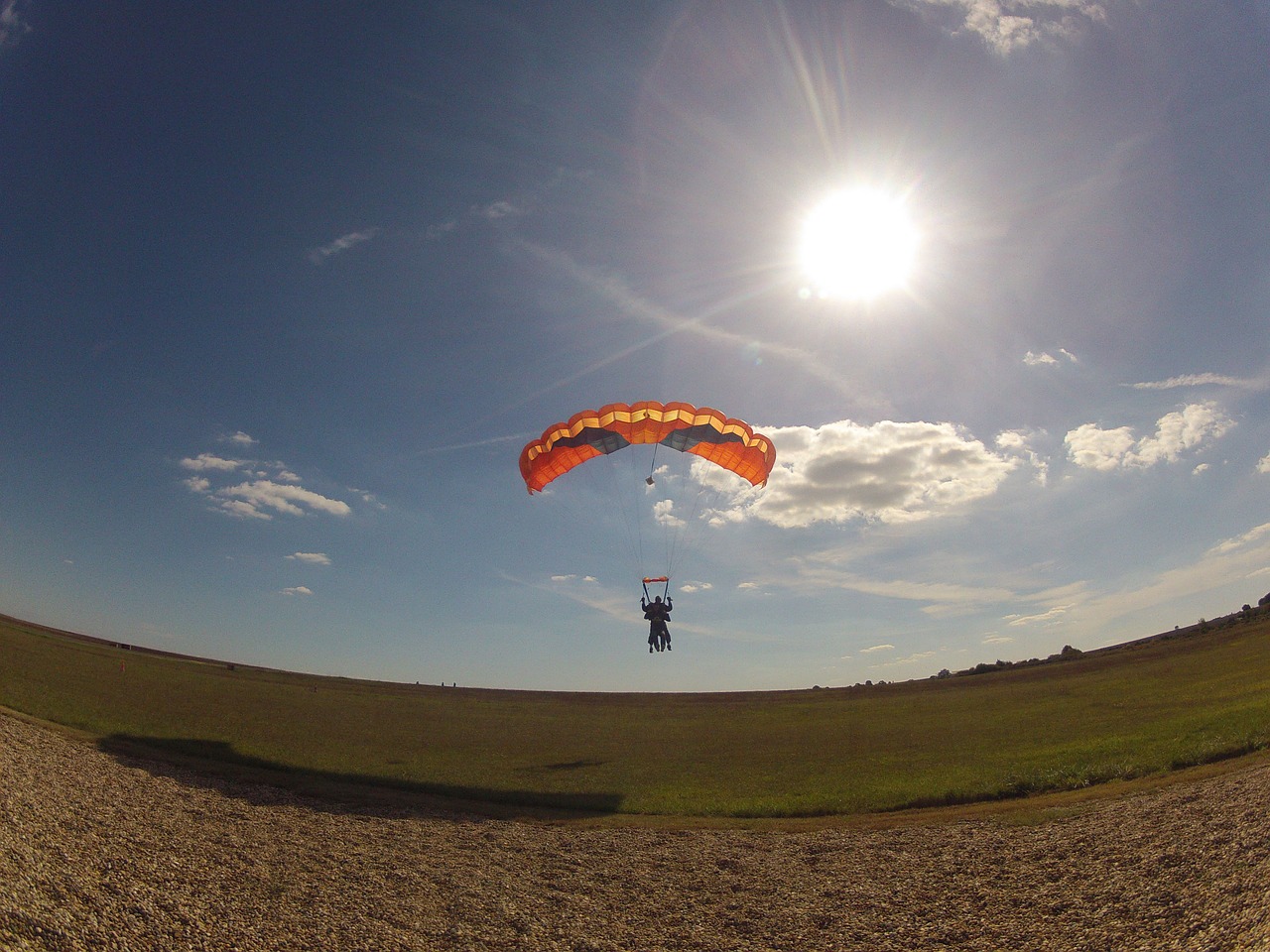 landing royan parachute sailing free photo