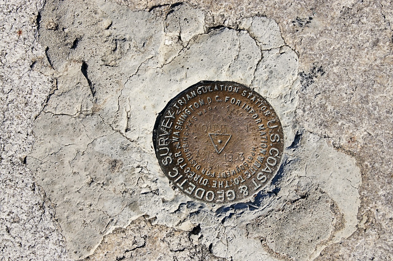 landmark seal stone free photo