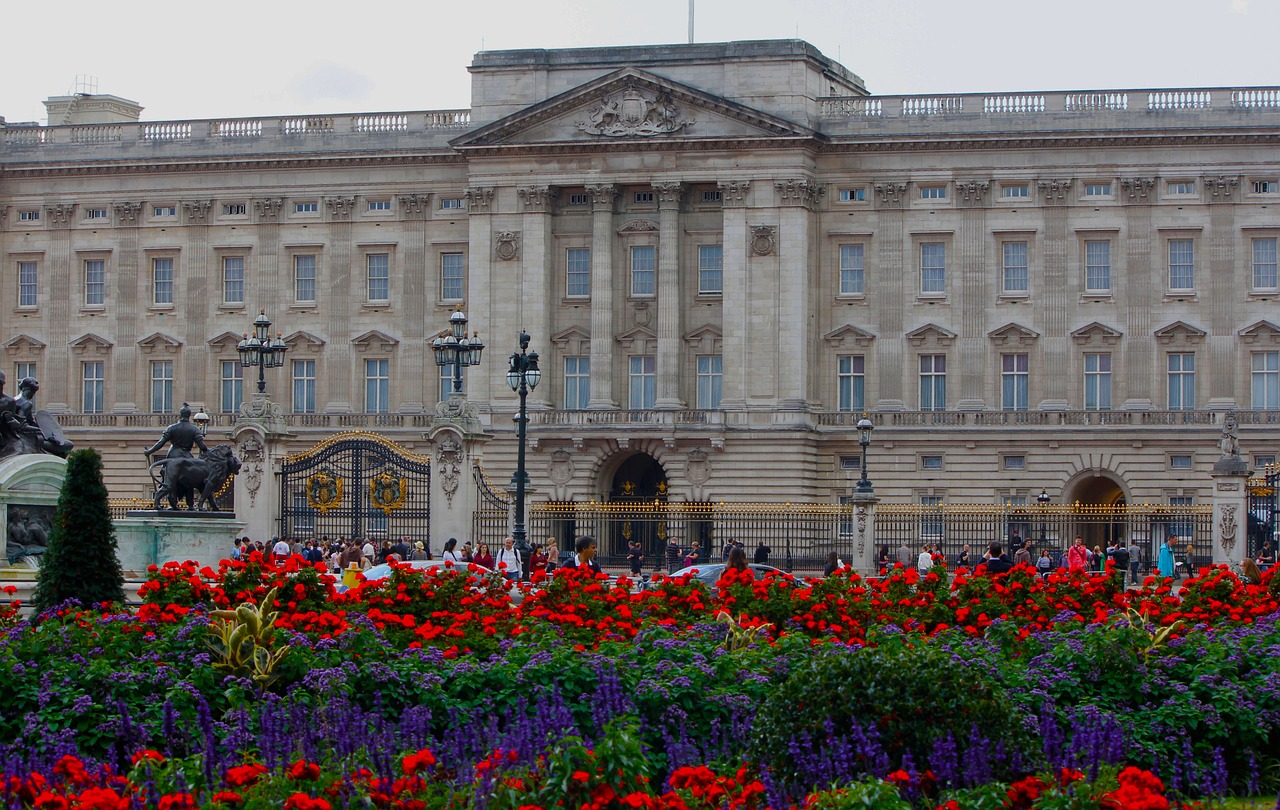 landmark royal palace royal seat free photo