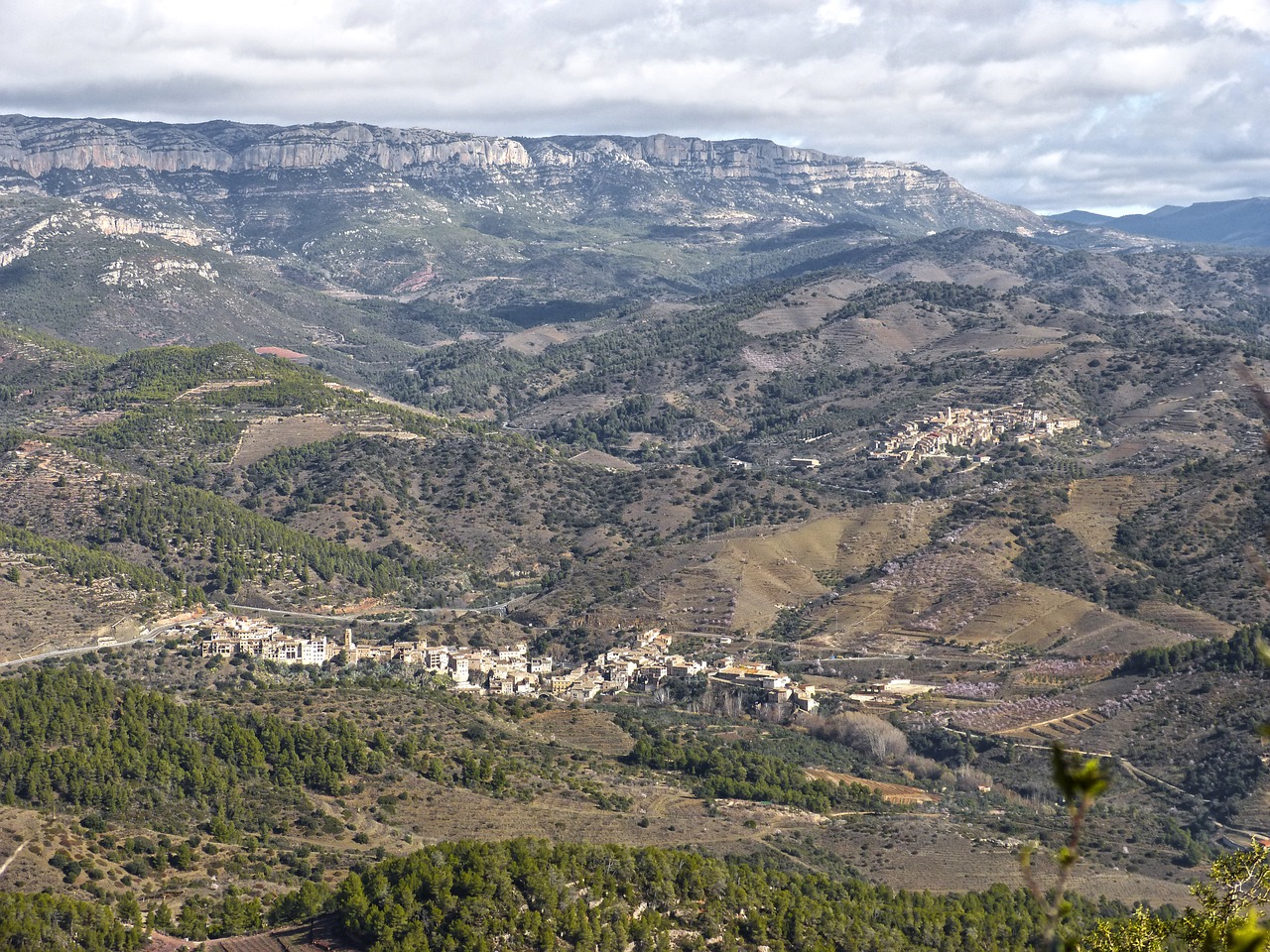 landscape les vilelles priorat free photo